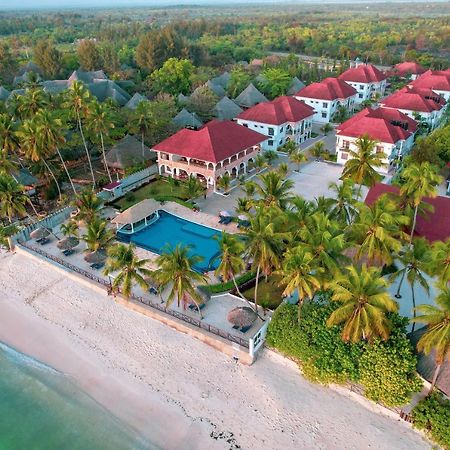 Sunny Palms Beach Bungalows Uroa Exterior photo