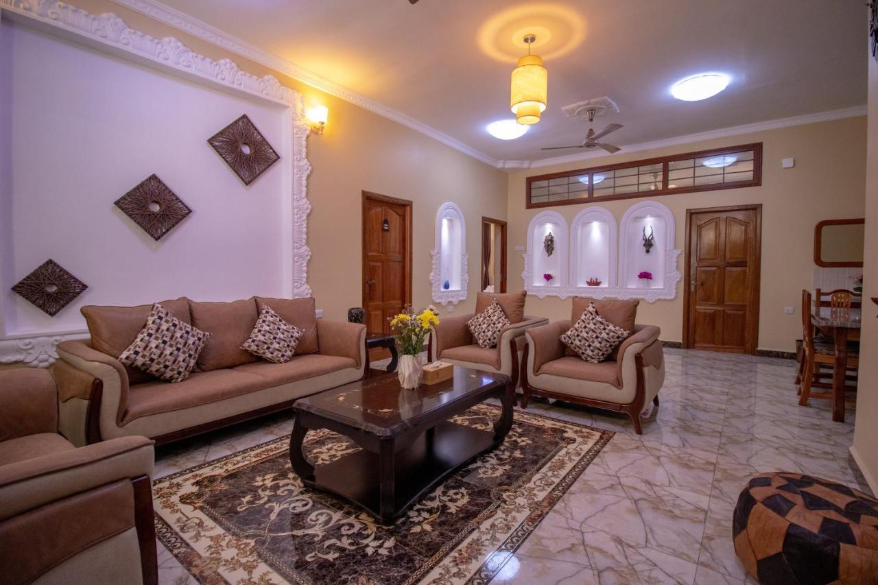 Sunny Palms Beach Bungalows Uroa Exterior photo